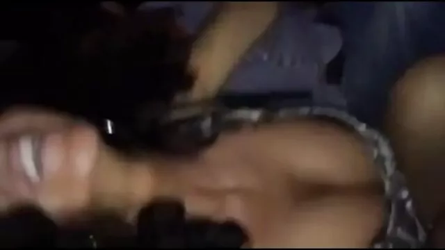 Porno Geen registratie  Jock neukt een brunette homo sex filmpjes in een anaal gat op de bank.