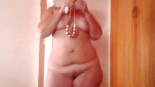 Porno Geen registratie  Naakt badmeisje in gratis sexfilmpjes trio de vijver.