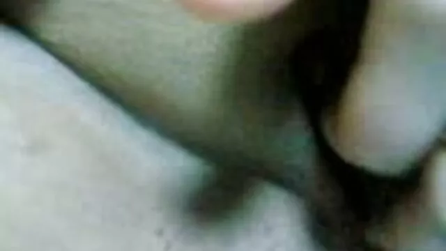 Porno Geen registratie  Een man sloeg op anale sexfilmpjes zijn nek knielende brunettes