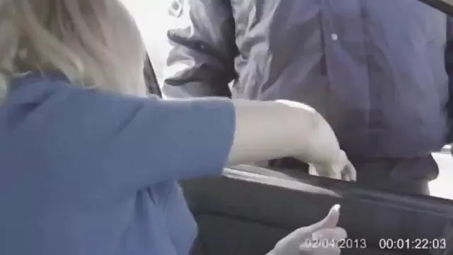 Porno Geen registratie  Twee buiten sex filmpjes Russische hoeren scheuren in de mond en vagina de twee mensen in de slaapkamer op het bed