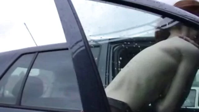 Porno Geen registratie  Man vol met ei duwen en het maken tot sexfilmpjes mond Dikke Dame in een blauwe broek