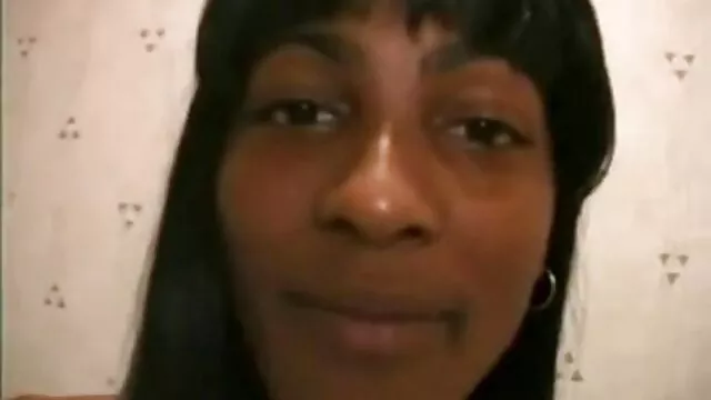 Porno Geen registratie  Atletisch Blond chassis sexfilmpjes downloaden een vagina onderaan de lange lul van een man.