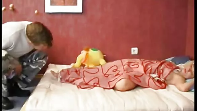 Porno Geen registratie  Tsjechisch meisje met grote borsten neemt tanden van een man en regelt een gratis sexfilmpjes amateur ochtendseks in de vagina