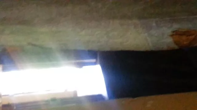 Porno Geen registratie  Pijpen terwijl haar vriend TV kijkt. vlaamse sexfilmpjes