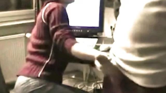 Porno Geen registratie  Twee mensen verwennen moeder met dubbele gratis sexfilmpjes beffen penetratie kont mooi