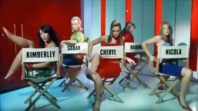 Porno Geen registratie  Grijsogige schoonheid met een staart om gratis sexfilmpjes trio de pik van een roze vriendje te likken