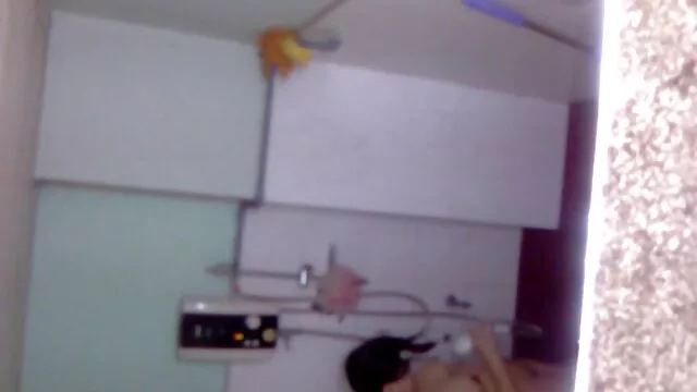 Porno Geen registratie  Jonge buurman peeps oudere anale sexfilmpjes brunette met een grote kont in de vagina