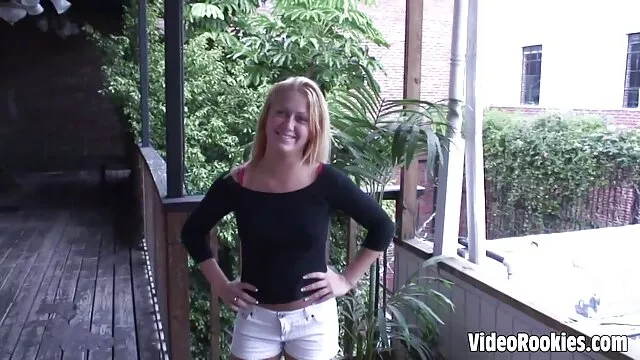 Porno Geen registratie  Buigzame man in string stop zijn hand weg in vaginapuffin kousen vagina sex filmpjes