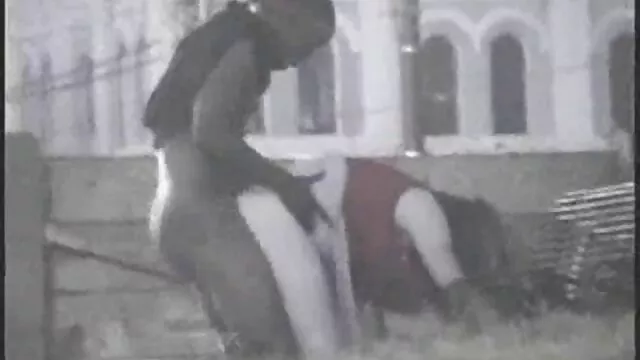 Porno Geen registratie  Brunette neukt met een man op een gratis tiener sex filmpjes witte bank