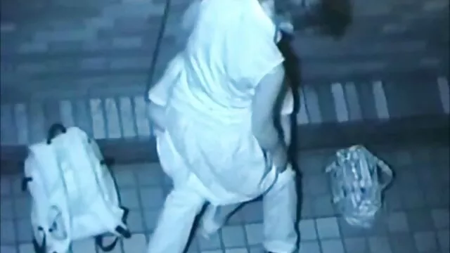 Porno Geen registratie  Jonge schoonheid die seks heeft sex filmpjes online met volwassen mannen in het bos