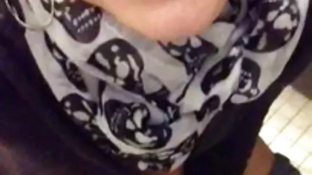 Porno Geen registratie  Busty tante ruige sex filmpjes spreidde groot brood en gaf anale seks aan stel voor webcam