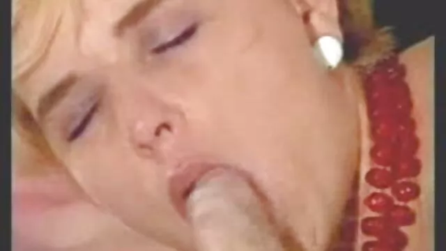 Porno Geen registratie  Man zat vast met Japanse moeder Marina Matsumoto gratis tiener sex filmpjes en ze gaf hem een pijpbeurt.