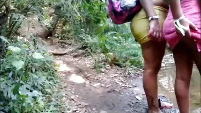 Porno Geen registratie  Een jong meisje neukt met de trio sex filmpjes Oude man.