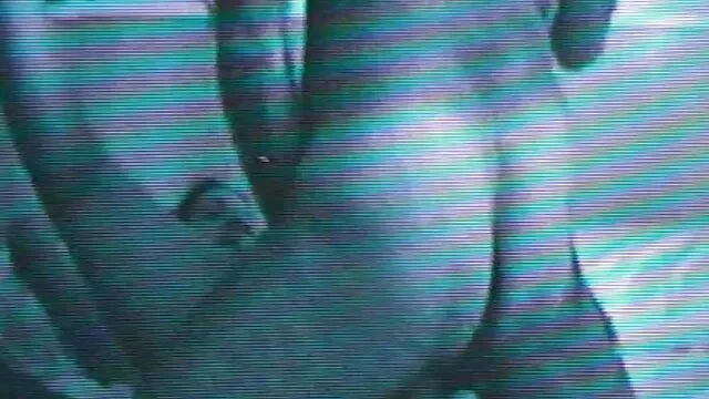 Porno Geen registratie  Schoonheid met geschoren vagina bezwijkt aan sex filmpjes vagina klootzak op bed