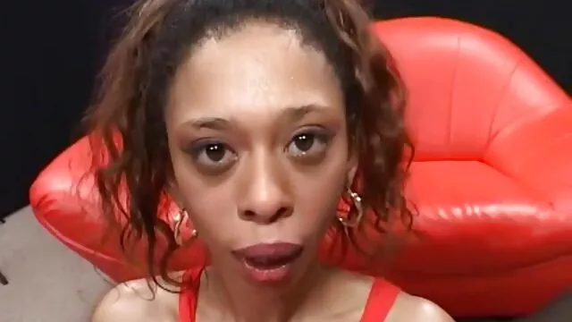 Porno Geen registratie  Jong blondje pijpt voor seks Dubbele penetratie. sex filmpjes