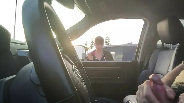 Porno Geen registratie  De motorrijder in de gratis tiener sex filmpjes garage neukt babe met grote borsten