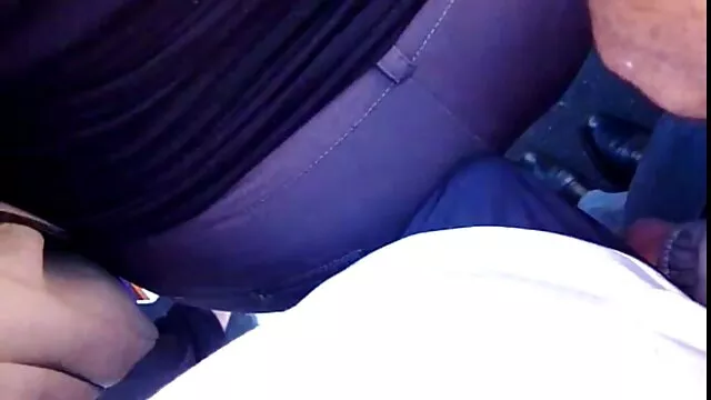 Porno Geen registratie  De jonge vrouw van de deuropening plaagt gratis harde sex filmpjes haar donkere minnaar.